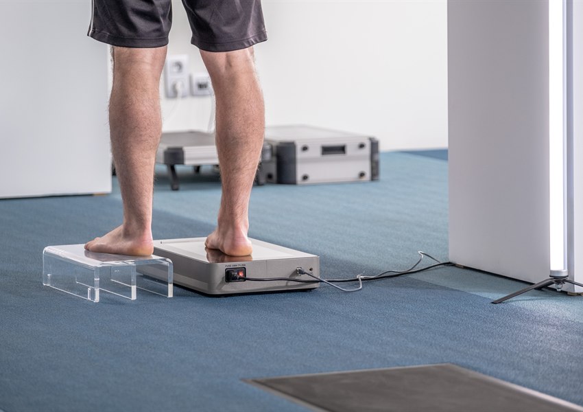 Materialise Motion iQube E500 — 3D-Fußscanner für Orthesen-Workflow