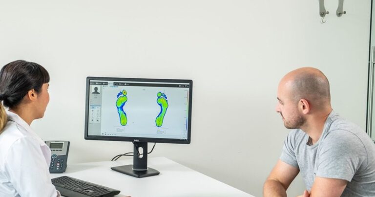 Barfußgang über eine footscan-Druckmessplatte, Druckverteilungsbild am Monitor